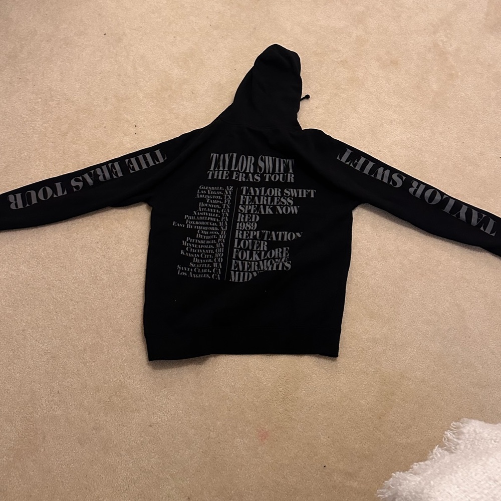 New: TAYLOR SWIFT | THE ERAS TOUR US DATES BLACK HOODIE Size Large